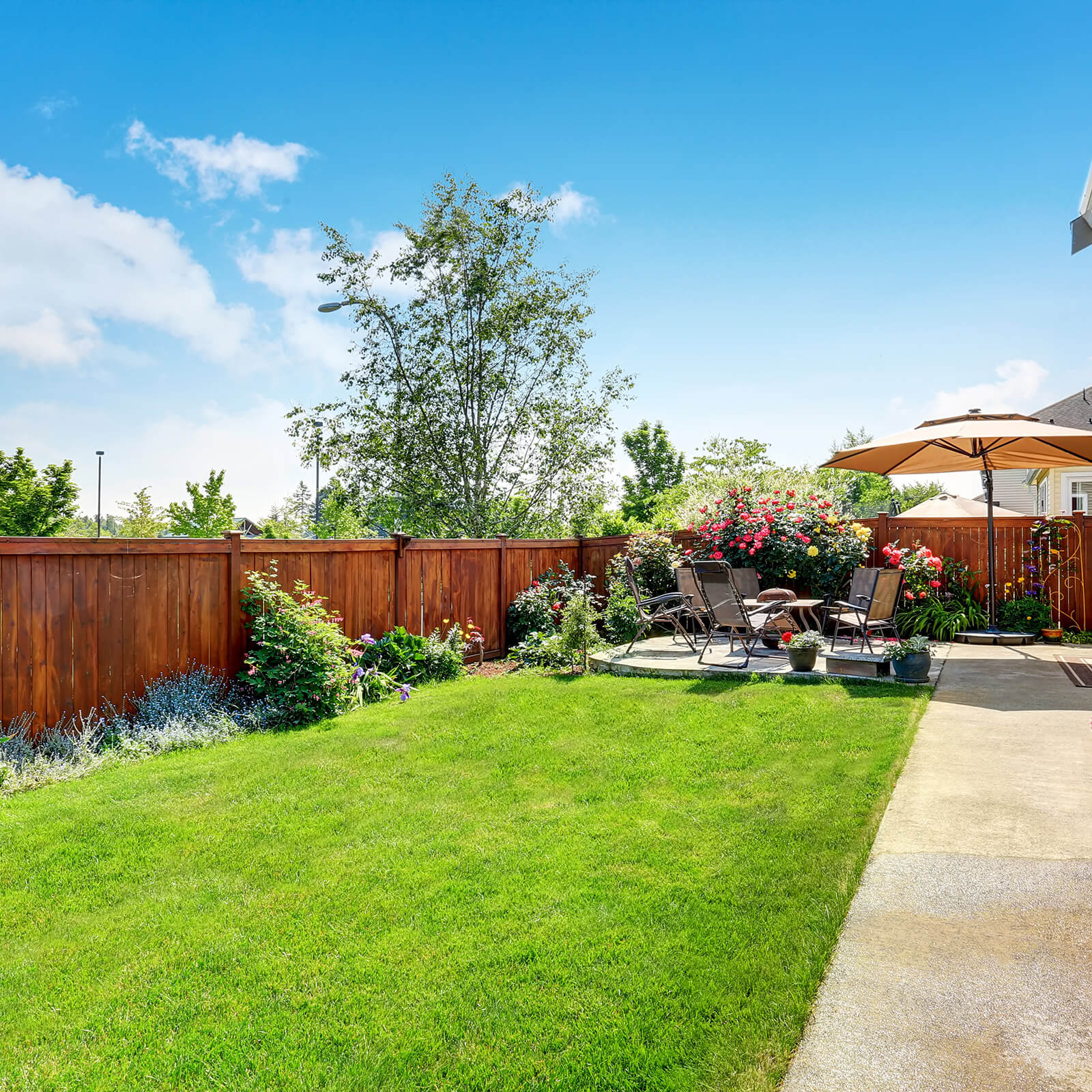 神奈川県でハウスクリーニングや草刈りなど提供 - 便利屋Together